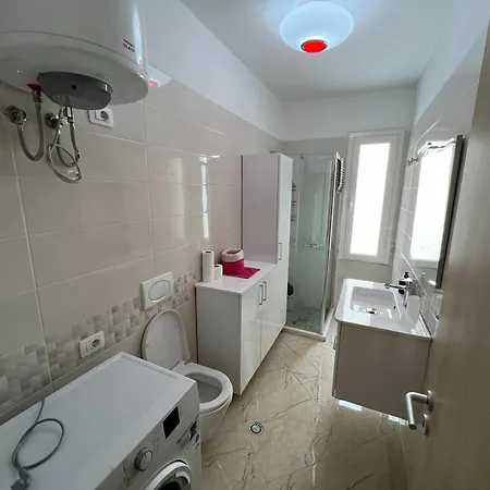 Iona 1 Apartment *